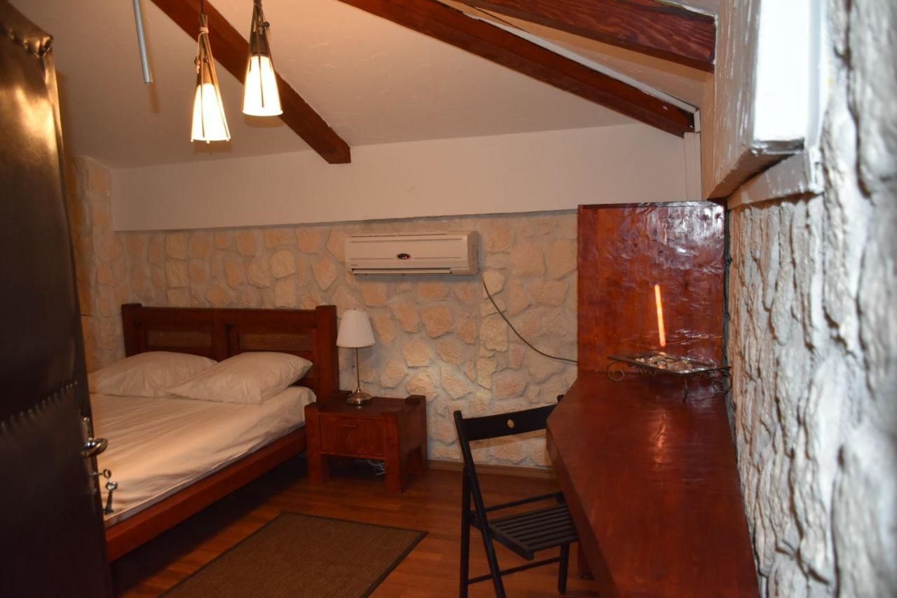 Отели типа «постель и завтрак» Mpoint Motel Бухарест-4