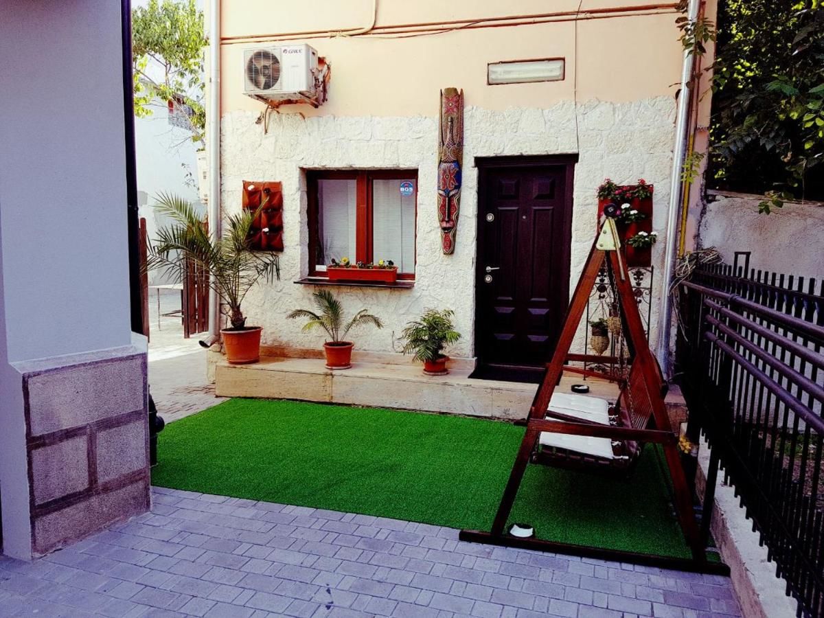 Отели типа «постель и завтрак» Mpoint Motel Бухарест-11