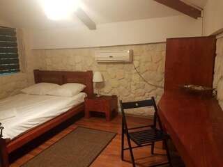 Отели типа «постель и завтрак» Mpoint Motel Бухарест Двухместный номер с 1 кроватью и собственной ванной комнатой-24